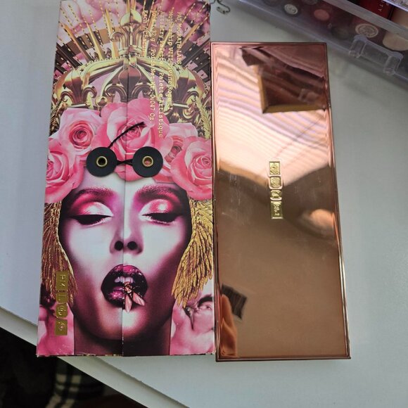 Pat McGrath Divine Rose II - Pink Chrome Packaging - Picture 3 of 5